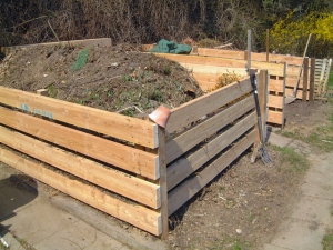 Komposthaufen im Garten Ploberger